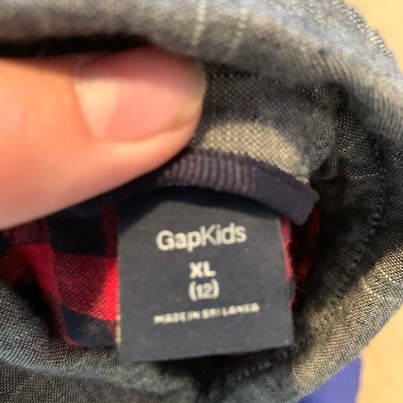 Beautiful Gray button down dress shirt. - Picture 4 of 4